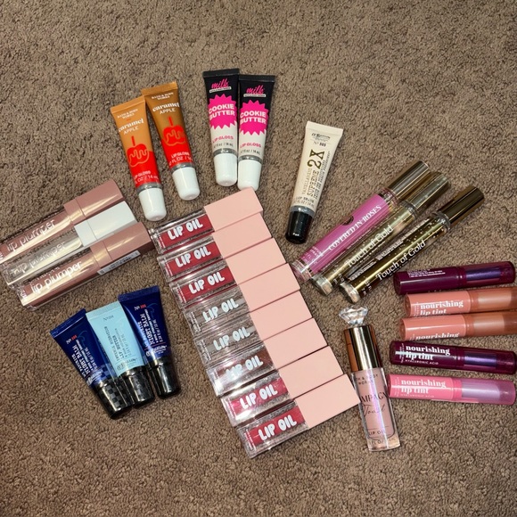 Bath & Body Works Other - Bath & Body works Assorted Women’s Lip Oils & Glosses NEW
